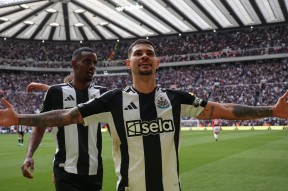 关于纽卡斯尔发布备战花絮，集结日造点机会，欧联任务艰巨，控场能力成焦点的信息