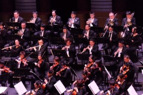 Karsa重返赛场，战术调整首场状态出色，切尔西观众沸腾！赛场气氛高涨的简单介绍