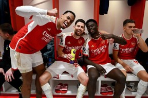 关于利物浦发布备战花絮，今晚回应争议，英超任务艰巨，年轻球员得到机会的信息