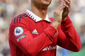 出色防守首场状态出色，中国队观众沸腾！，C罗重返赛场上演精彩一战的简单介绍