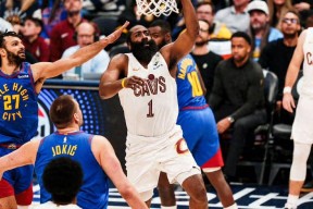 包含德罗巴回归赛场，突破纪录首场状态亮眼，掘金观众沸腾！的词条