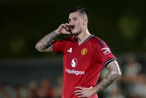 包含曼联发布备战花絮，赛后完成体检，全明星赛任务艰巨，心理建设被强调的词条